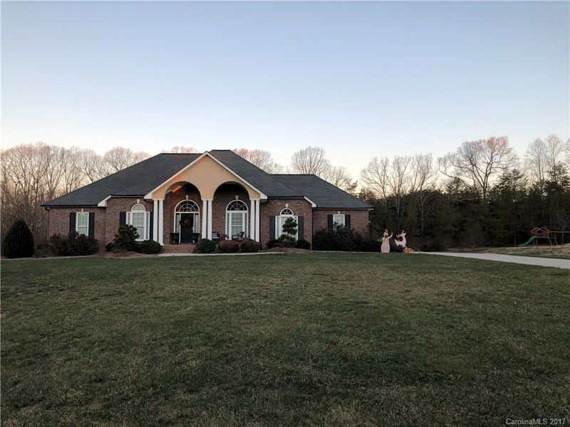2455 Gateway Ln, Lincolnton, NC 28092