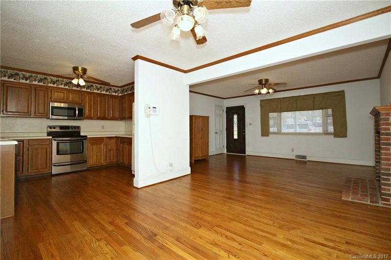659 Hyde Park Dr, Concord, NC 28025