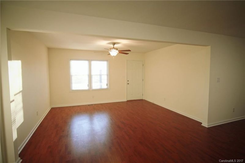 935 Mountain Crest Dr, Kings Mountain, NC 28086