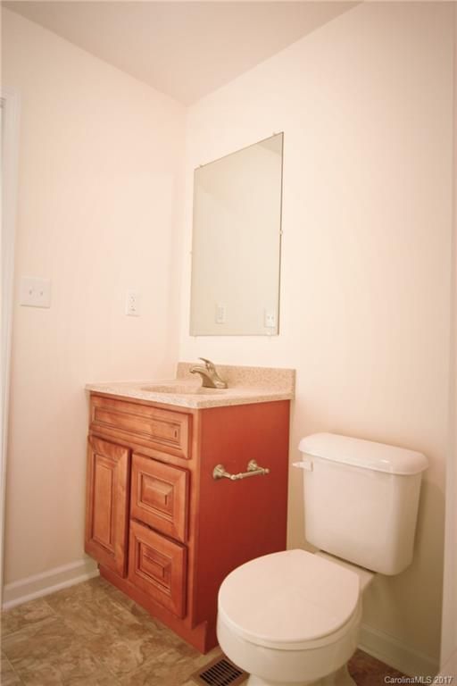 935 Mountain Crest Dr, Kings Mountain, NC 28086
