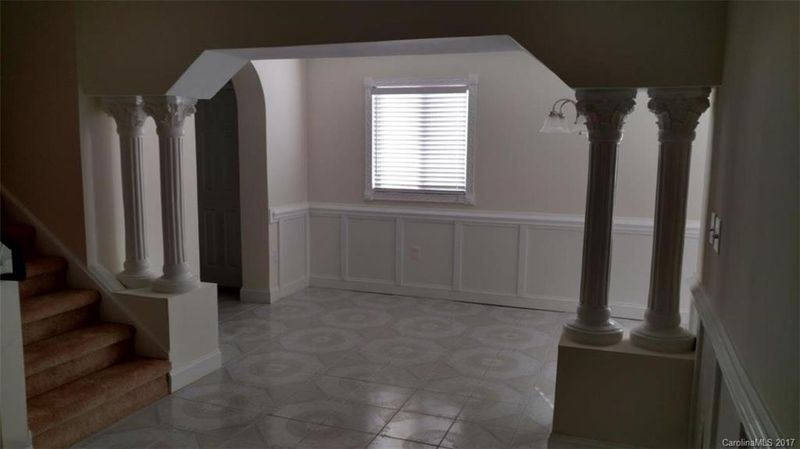 820 Dobson Dr, Charlotte, NC 28213