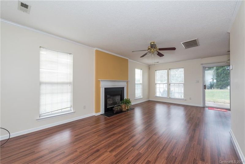 9900 Peppermint Ln, Charlotte, NC 28215