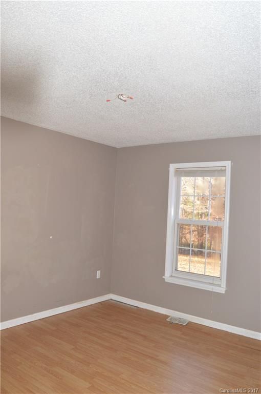 831 Whitesides Rd, Crouse, NC 28033
