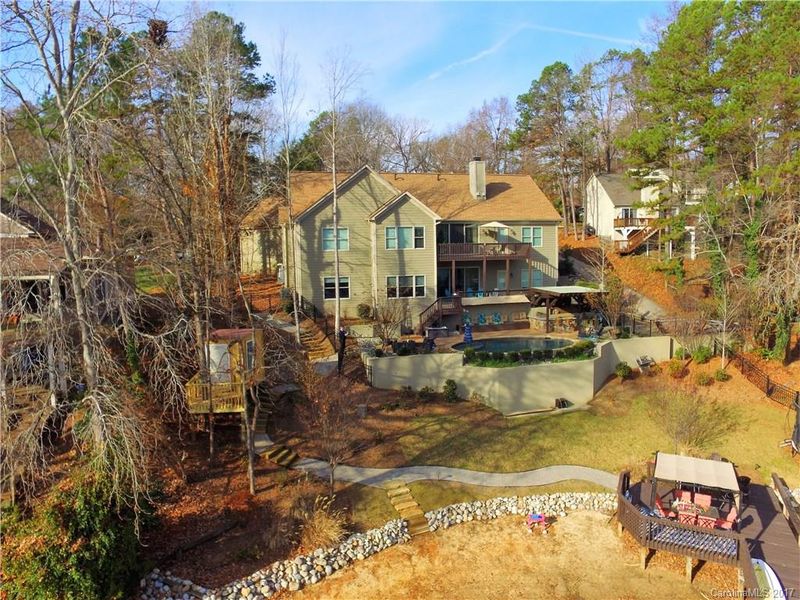 1078 Gauguin Ln, Tega Cay, SC 29708