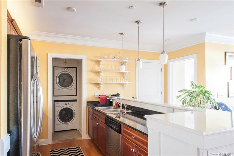 301 E Tremont Ave #203, Charlotte, NC 28203
