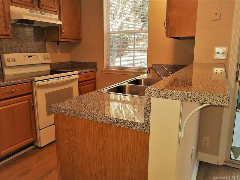 5630 Prescott Ct, Charlotte, NC 28269