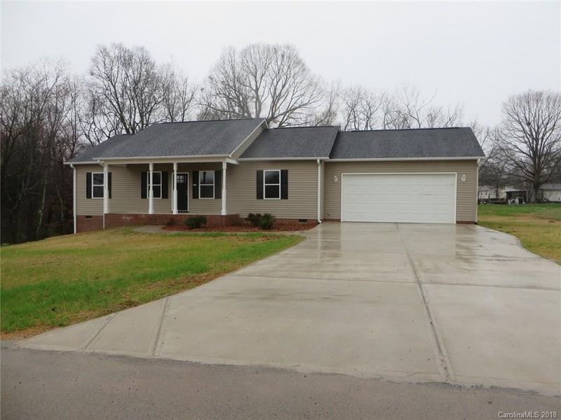 1562 Sandy Park Rd, Lincolnton, NC 28092