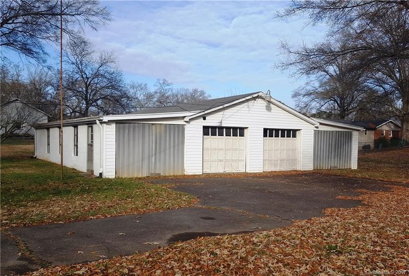 1318 Winecoff School Rd, Concord, NC 28027