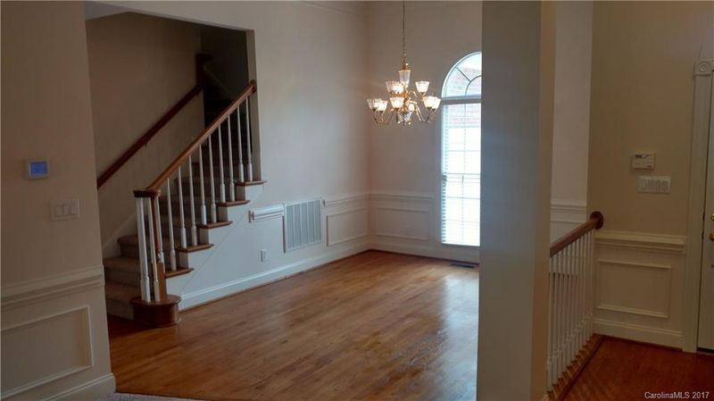 220 Sardis Pointe Rd, Matthews, NC 28105