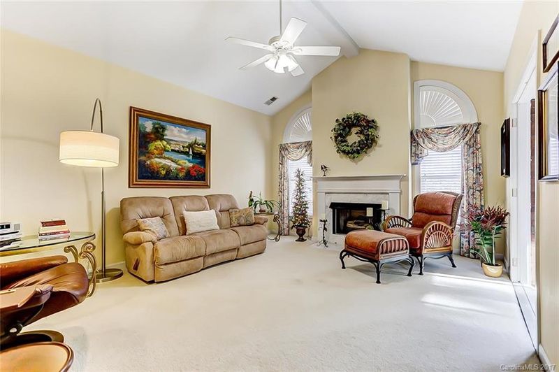 10223 Park Willow Dr, Charlotte, NC 28210