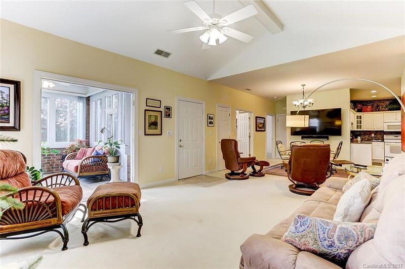 10223 Park Willow Dr, Charlotte, NC 28210