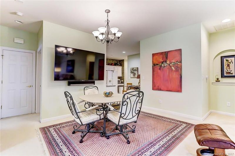10223 Park Willow Dr, Charlotte, NC 28210