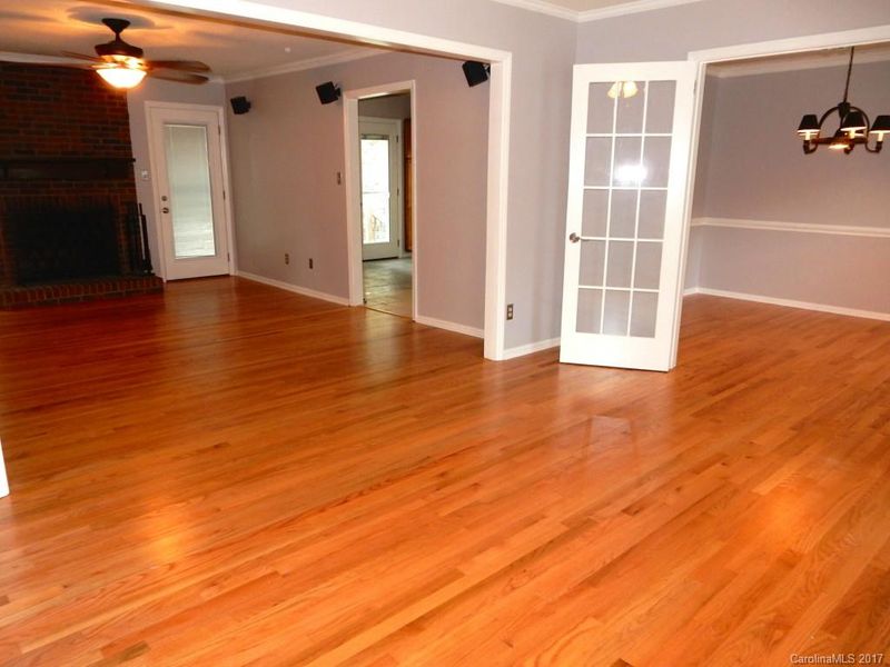1300 Somersby Ln, Matthews, NC 28105