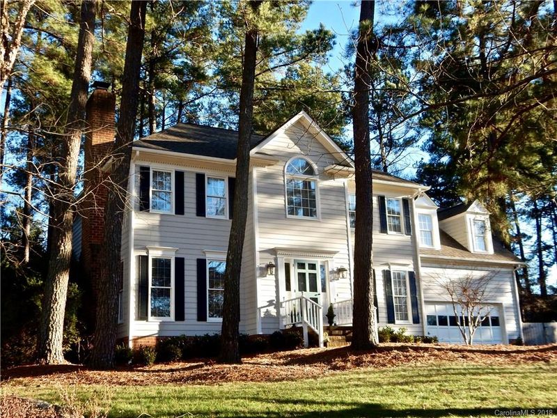2415 Winterbrooke Dr, Matthews, NC 28105