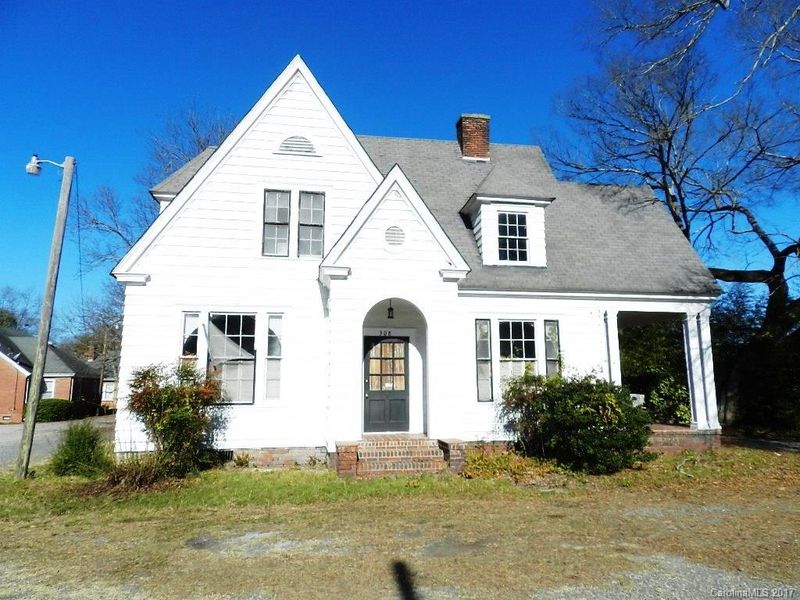 308 W Dunlap St, Lancaster, SC 29720