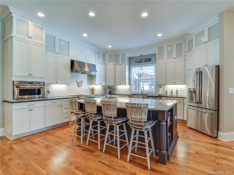 6174 Fox Chase Dr, Davidson, NC 28036