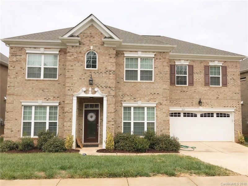 127 Hillandale Dr, Charlotte, NC 28270
