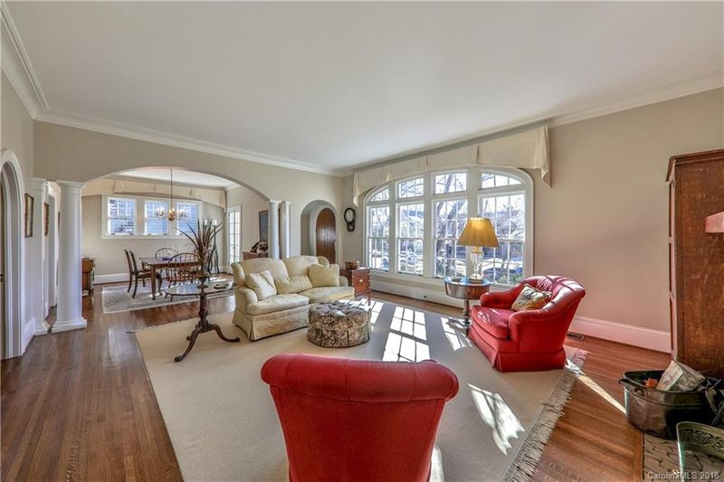 2408 Charlotte Dr, Charlotte, NC 28203