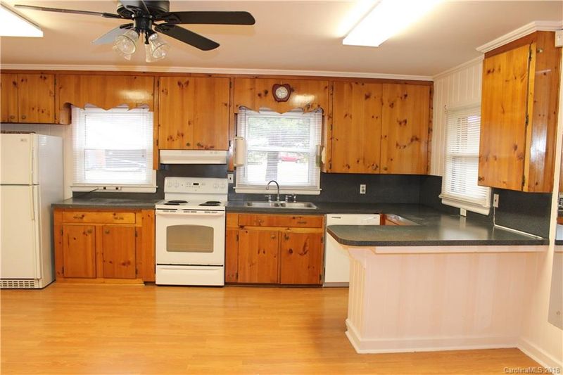 6325 Simpson Rd, Charlotte, NC 28216