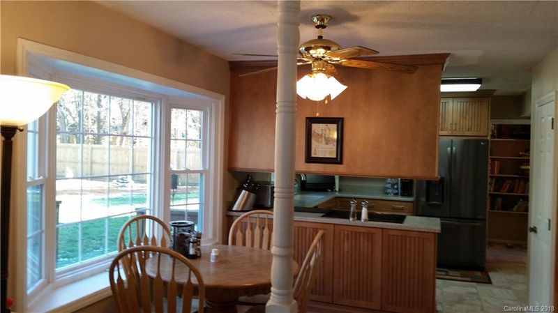 8834 Leipzig Dr, Charlotte, NC 28210