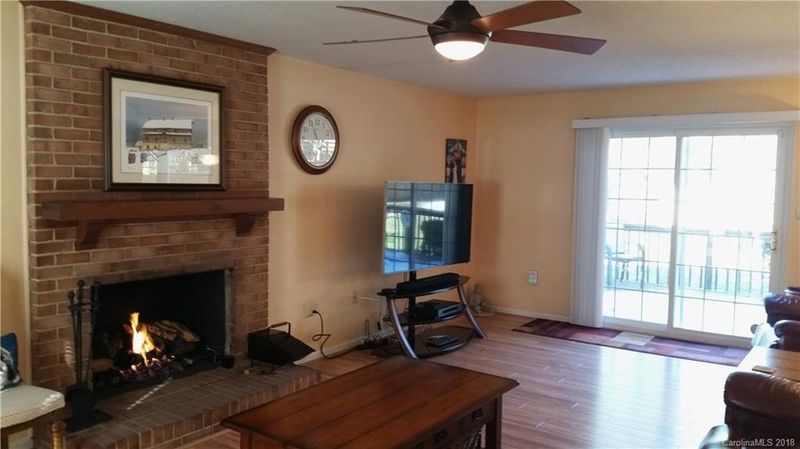 8834 Leipzig Dr, Charlotte, NC 28210