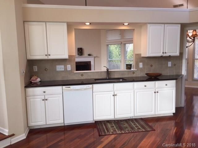 6700 Flat Creek Dr, Charlotte, NC 28277