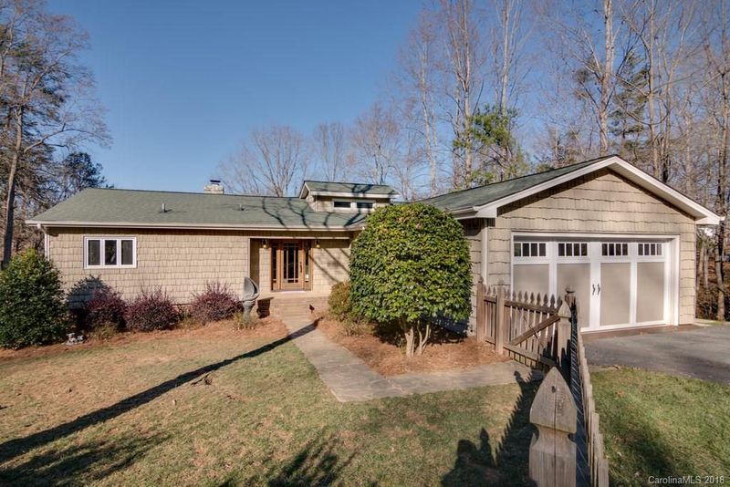 8000 Barkley Rd, Sherrills Ford, NC 28673
