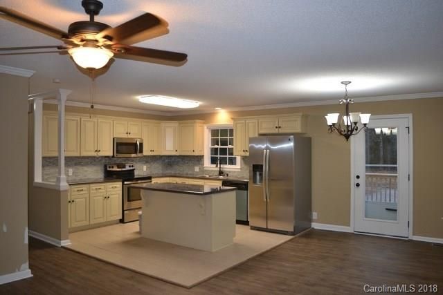 1528 Carmel Rd, Lancaster, SC 29720