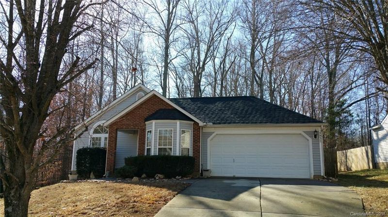 9932 Peppermint Ln, Charlotte, NC 28215