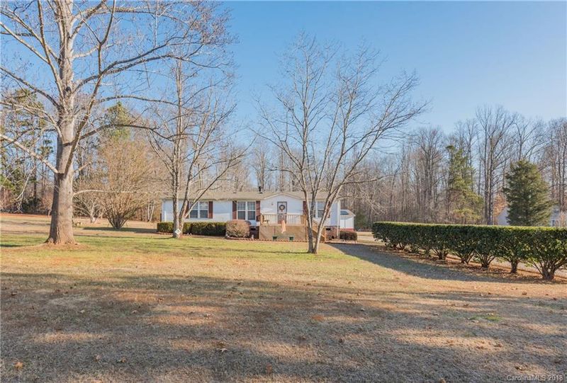 630 Lakedale Dr, Clover, SC 29710