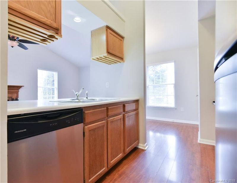 2038 David Earl Dr, Charlotte, NC 28213