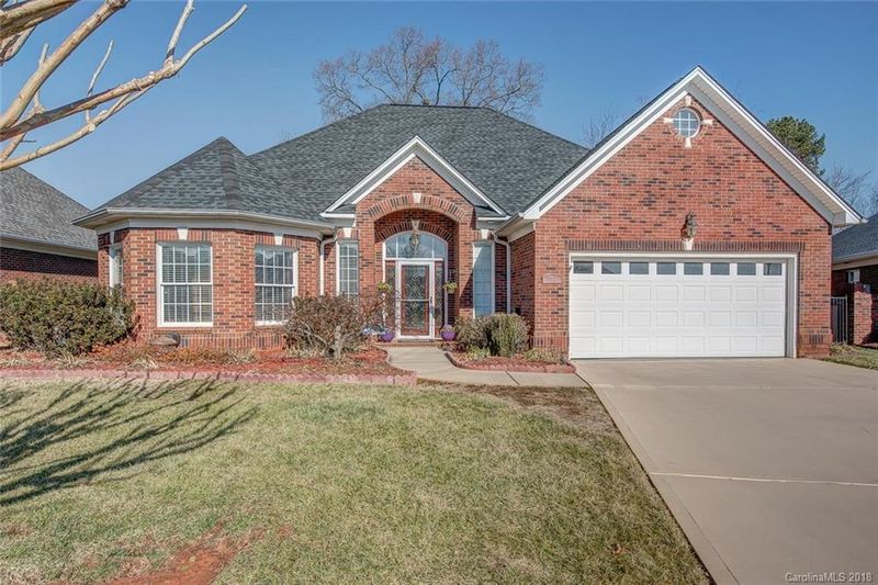 1511 Elkhart Cir, Gastonia, NC 28056