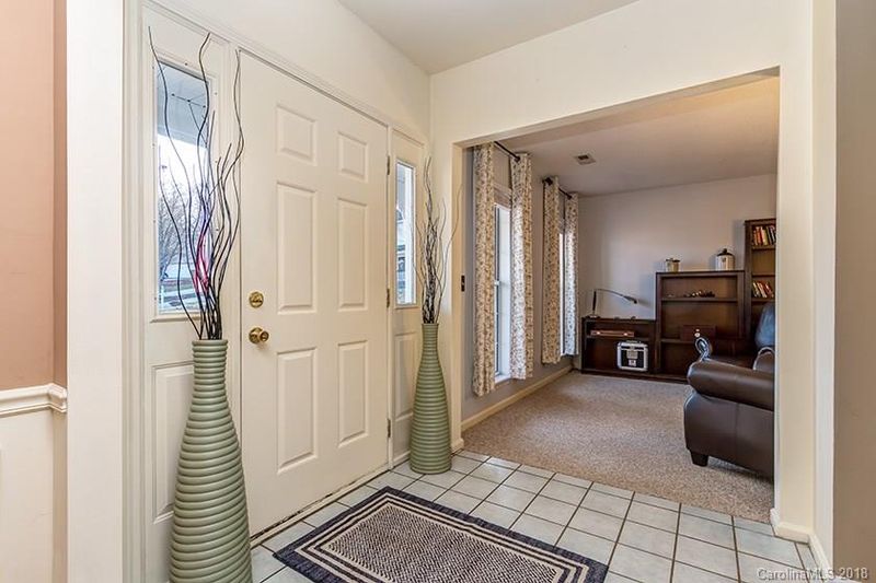 1560 Forest Glen Ln, Kannapolis, NC 28081