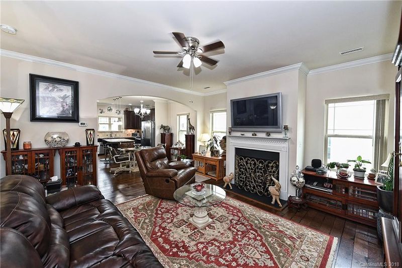 211 Aztec Cir, Mooresville, NC 28117