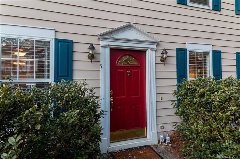 8122 Bush Mill Ln, Charlotte, NC 28270