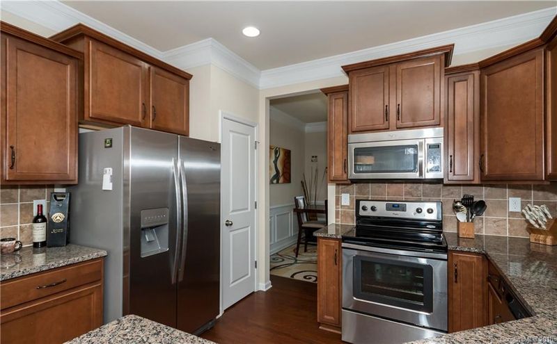 2106 Dave Thomas Ln, Charlotte, NC 28214