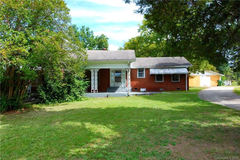 407 White St, Lancaster, SC 29720