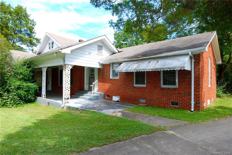 407 White St, Lancaster, SC 29720