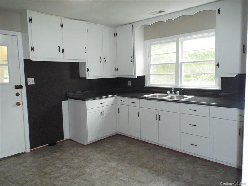 940 Overhill St, Gastonia, NC 28052