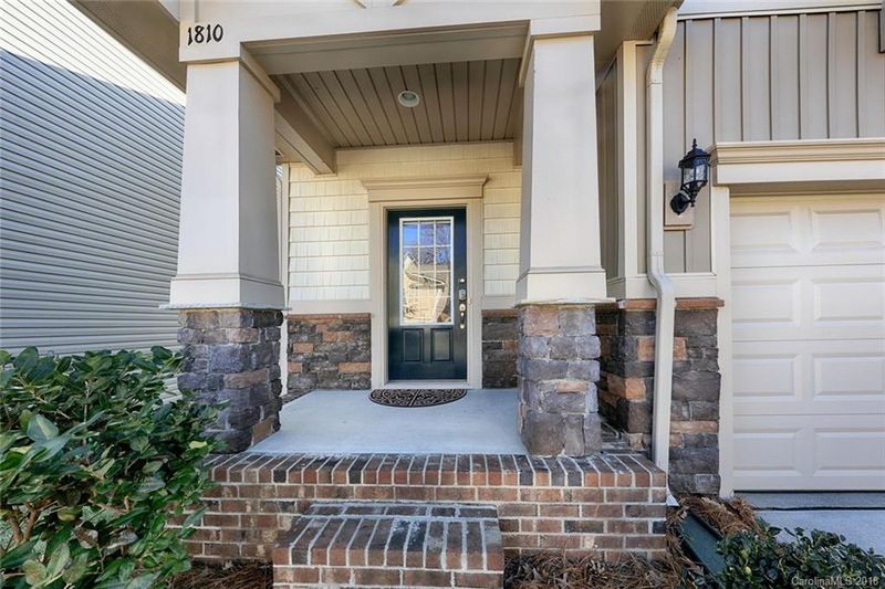 1810 Sunchaser Ln, Charlotte, NC 28210