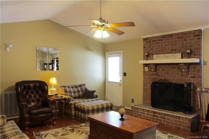 153 Antelope Dr, Mount Holly, NC 28120