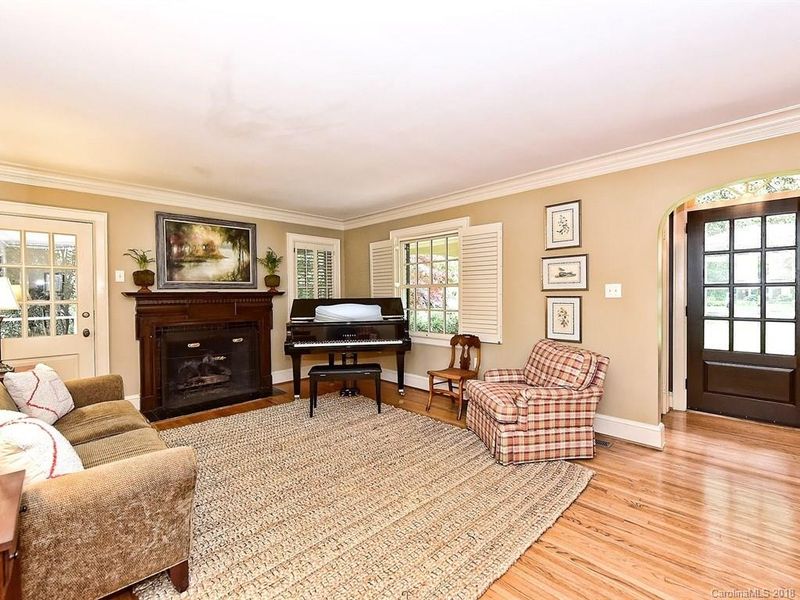 1852 Harris Rd, Charlotte, NC 28211