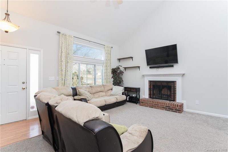 10221 Ashley Farm Dr, Matthews, NC 28105