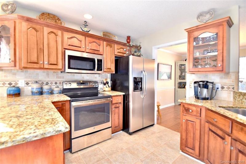 1874 Rhineland Ct, Mount Pleasant, NC 28124