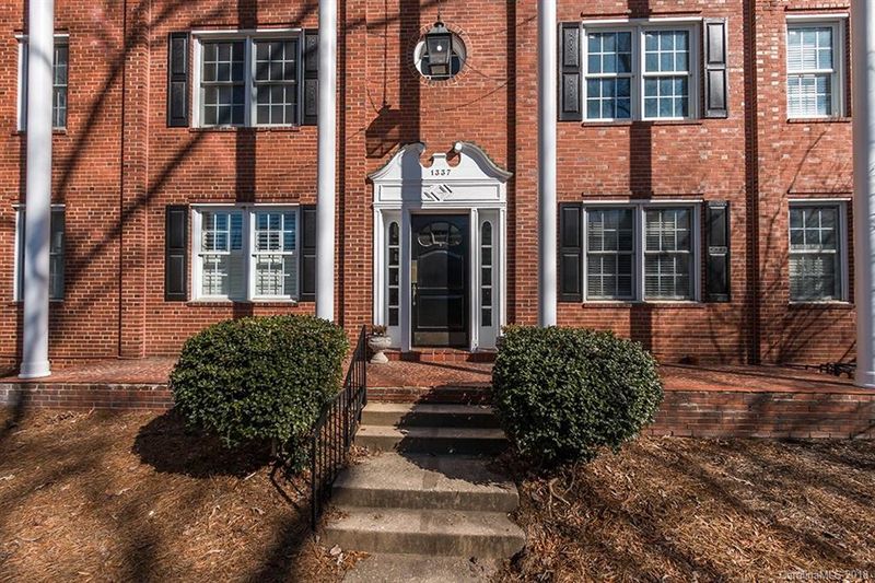 1337 E Morehead St #201, Charlotte, NC 28204