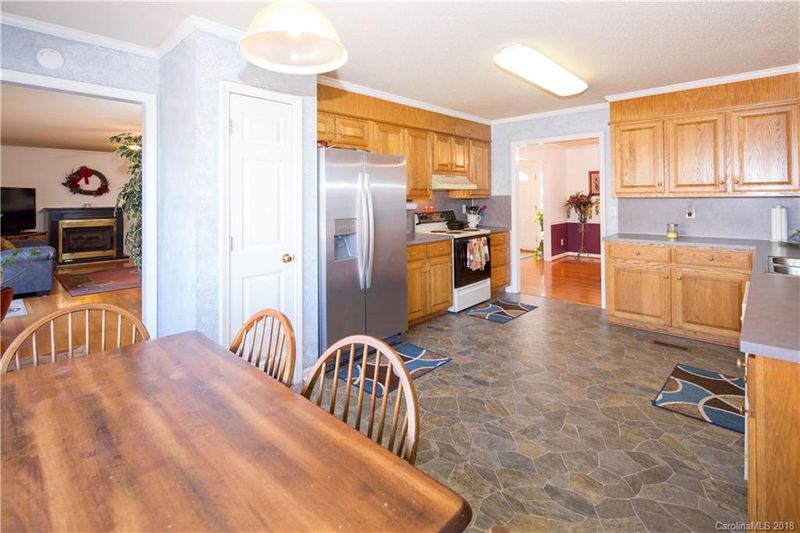 1887 Mount Holly Dr, Rock Hill, SC 29730