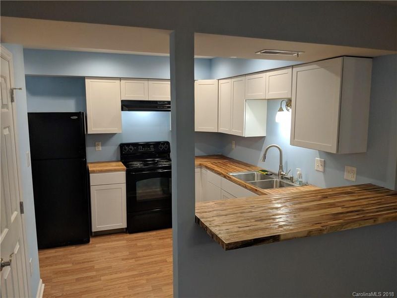 7323 Winery Ln, Charlotte, NC 28227