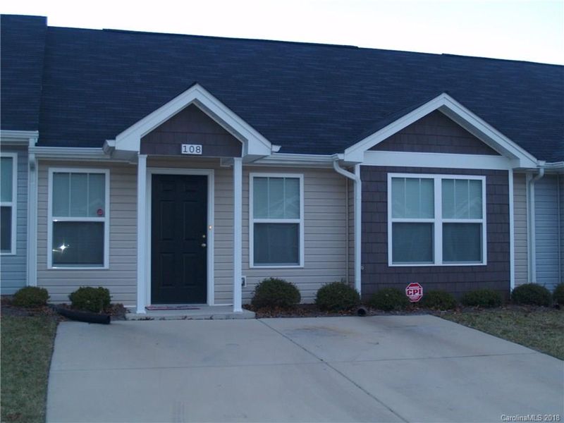 108 Canyon Ridge Dr, Mount Holly, NC 28120