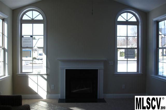 823D Wynnshire Dr #33D, Hickory, NC 28601