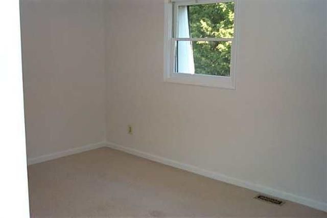 220 14th Avenue Dr SE #E, Hickory, NC 28602